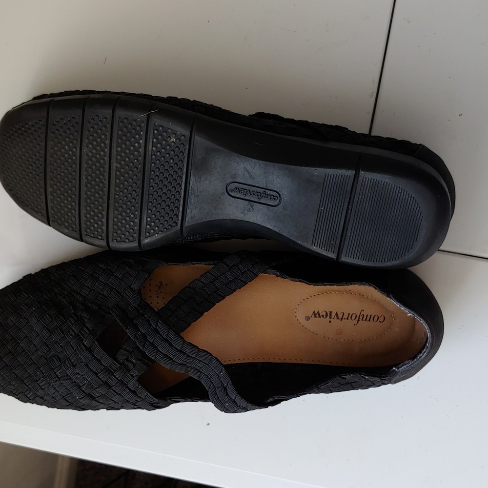 Comfortview Women's Black Woven Flats - Picture 5 of 5